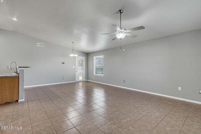 Photo - 6970 Red Oak Ct