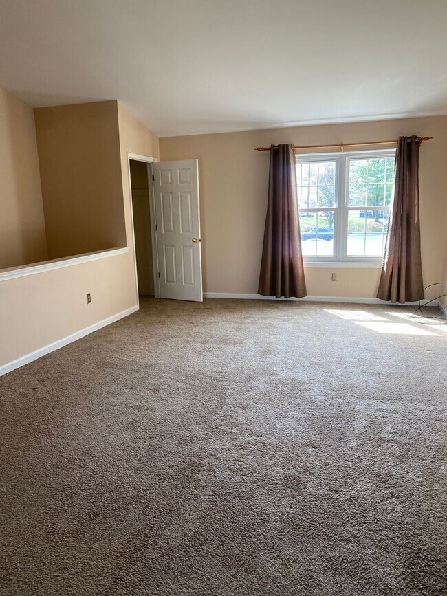 Photo - Great ‘Seven Oaks’ Condo