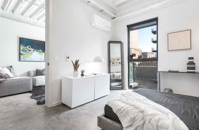 Building Photo - 1222 W Jackson Blvd Unit 1006