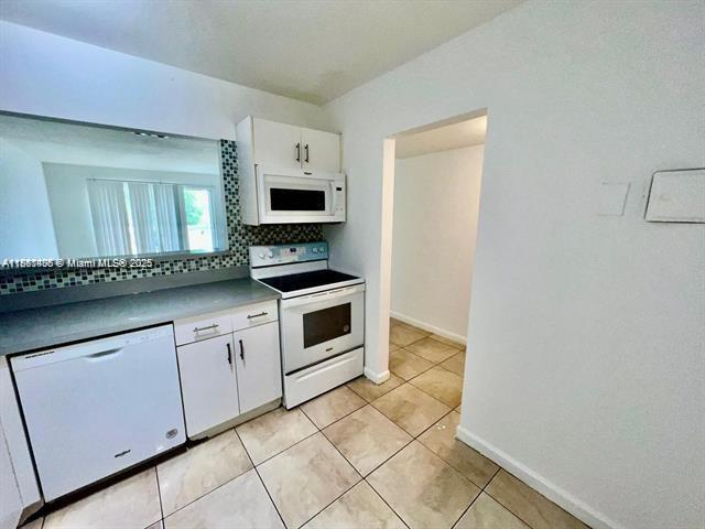 Photo - 15221 NE 6th Ave Unidad A301 Rental