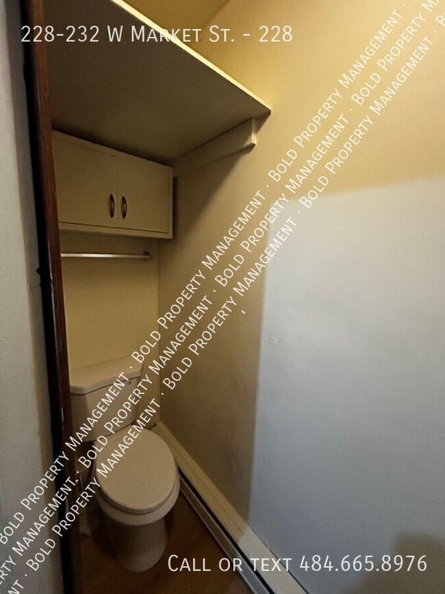 Photo - 228-232 W Market St.-228 Unidad 228