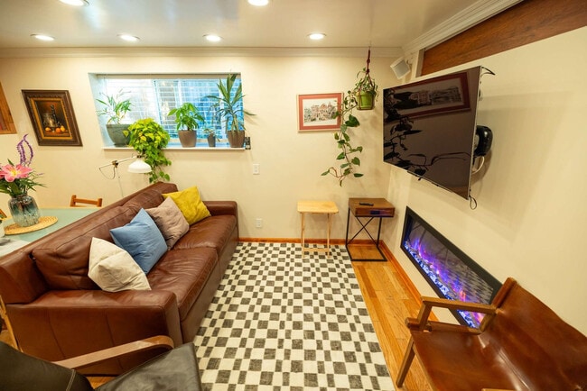 Building Photo - 3148 College Ave