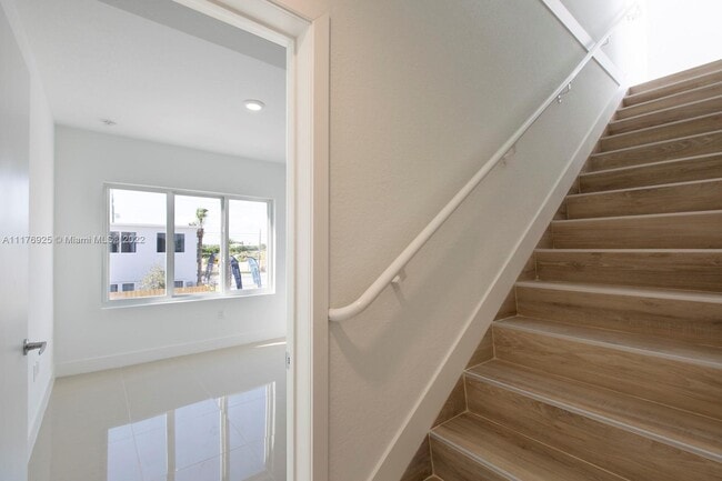 Photo - 25884 SW 139th Path