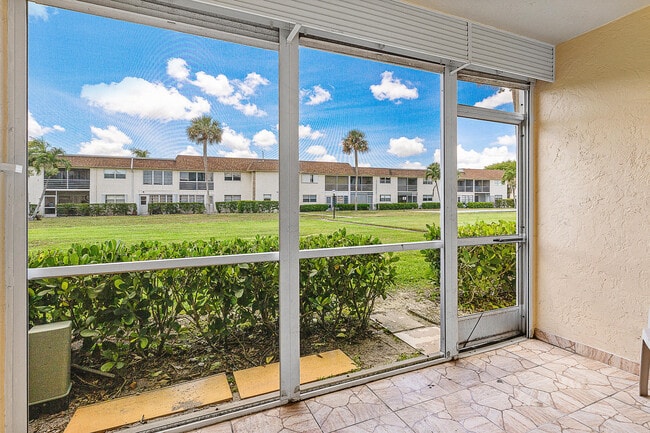 Photo - 9855 Sandalfoot Blvd Unidad 305