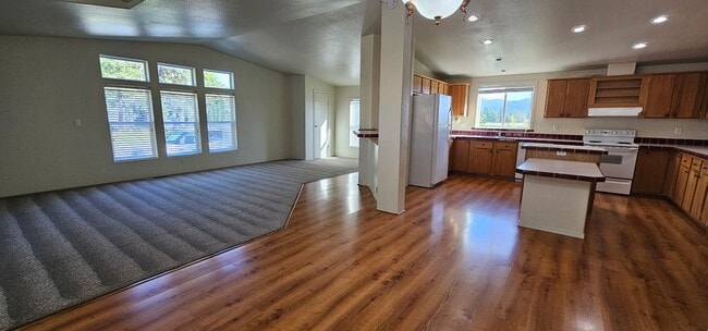 Photo - Horse Property on 2.5 Acres Minutes to Downtown Grants Pass