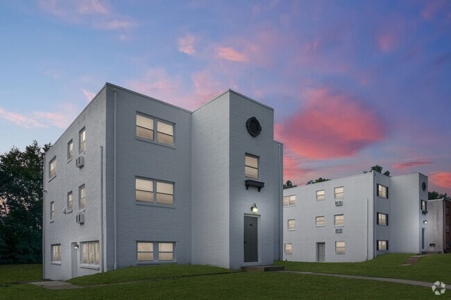 Building Photo - Fully Renovated 2 Bedroom in Lansdale, Gre... Unit B5 Rental