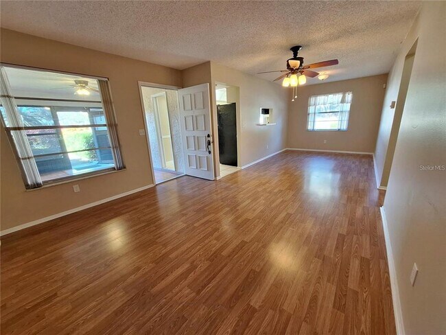 Photo - 3462 MacLaren Dr