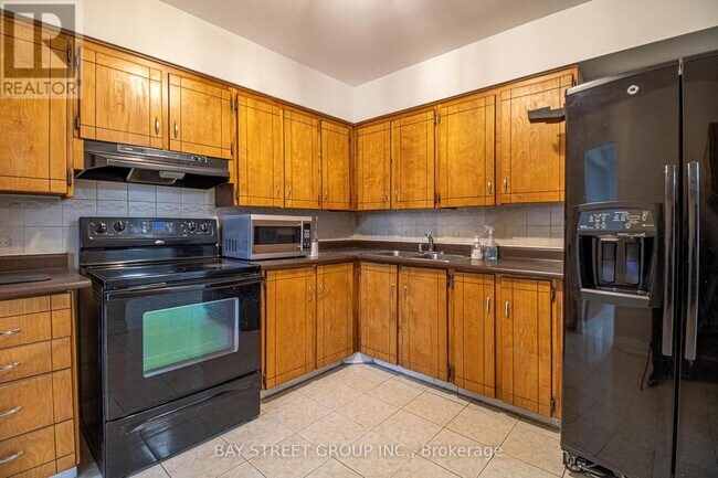 Photo - 1705 McCowan Rd Unité 210