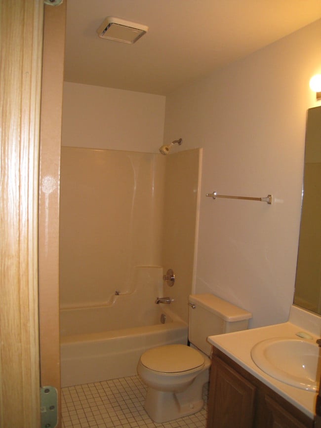 Photo - 116 W Wood St Unit 2E