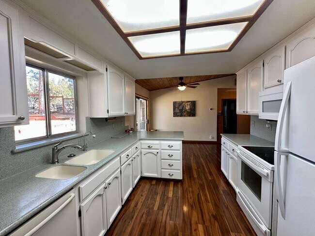 Photo - Gorgeous Confidence Home!!