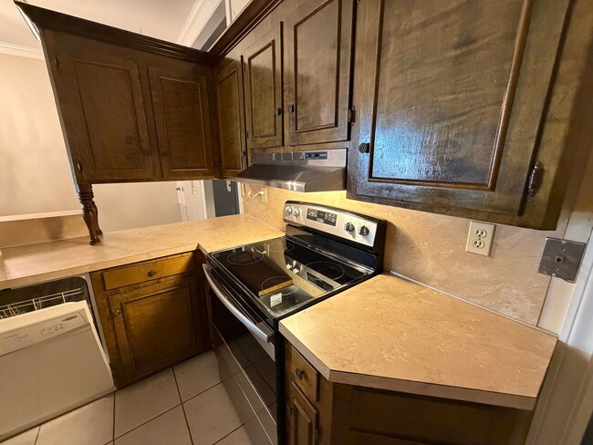 Photo - 3815 Creswell Ave