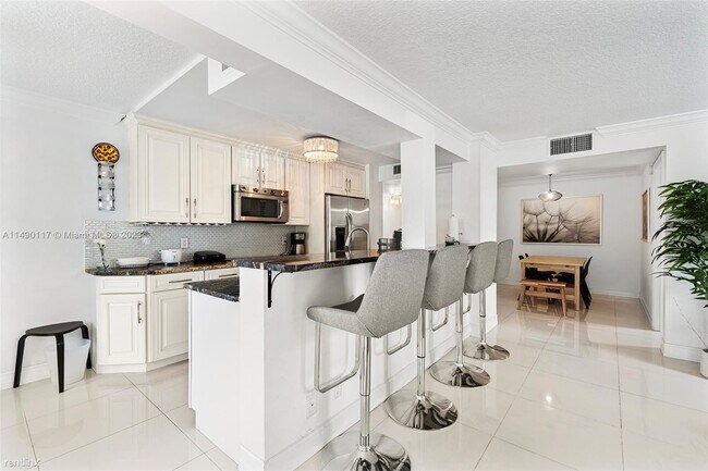 Photo - 3 br, 2 bath House - 3031 N Ocean Blvd Apt...