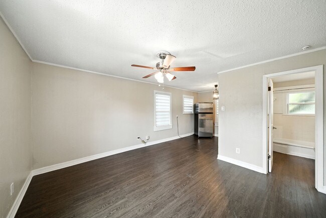 Building Photo - 1306 Taft St Unit 3 Rental