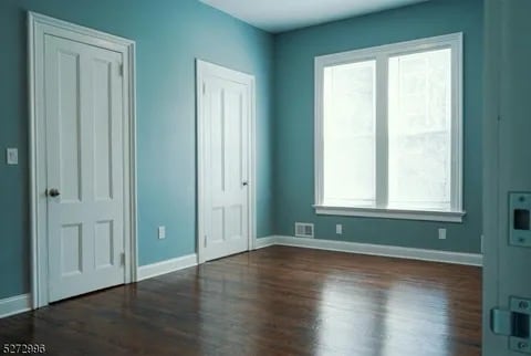 Building Photo - 225 Somerset St