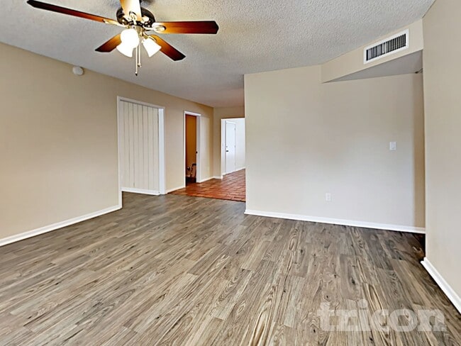 4416 W Mountain View Rd