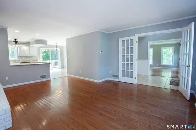 Photo - 24 Old Mill Dr
