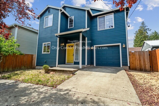 Building Photo - Three Bedroom Retreat with Open-Concept Living and Modern Finishes!