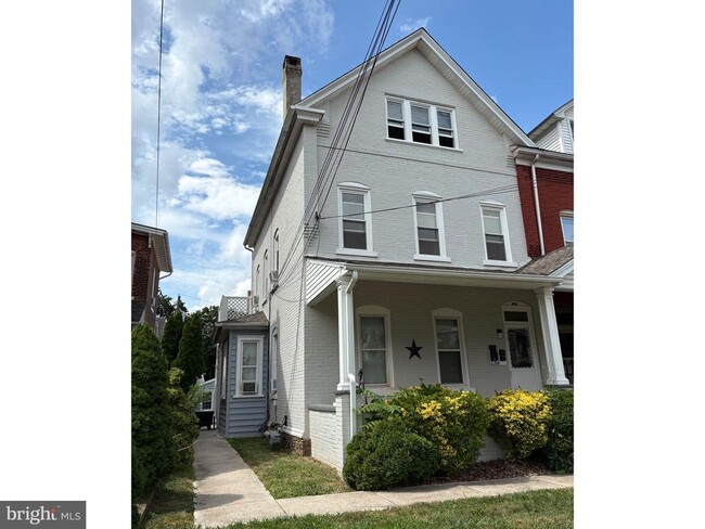 Building Photo - 48 Penn Ave Rental