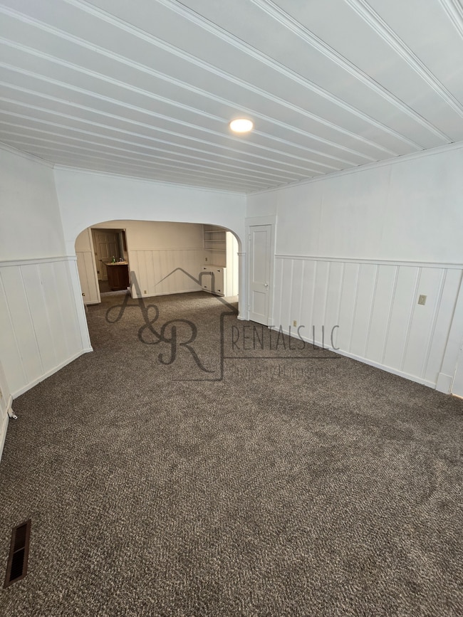 Photo - 109 E Williams St