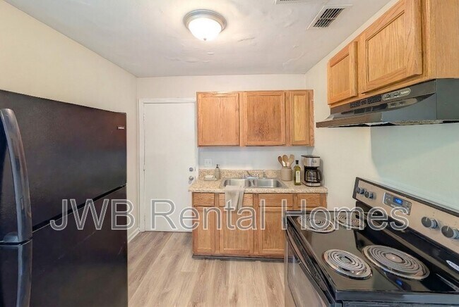 Photo - 5542 Minosa Cir E