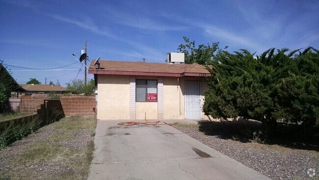 Building Photo - 1320 S Sandburg Dr Rental