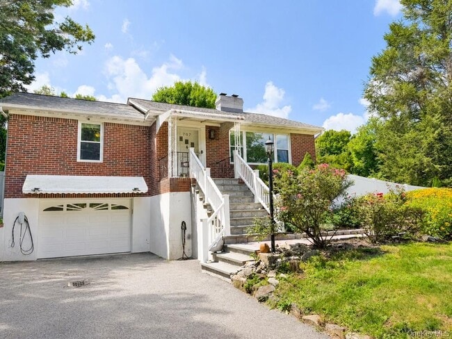 Building Photo - 707 Croton Falls Rd