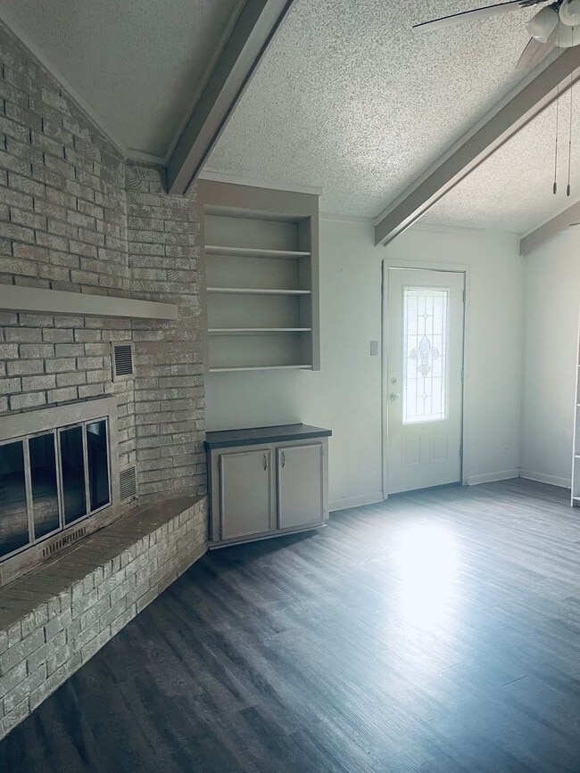 Photo - 3- Bedroom, 2- Bathroom - Move-In Ready
