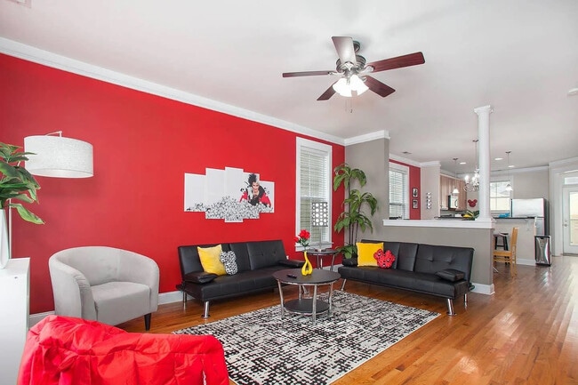 Building Photo - Room in House on Dubois Court