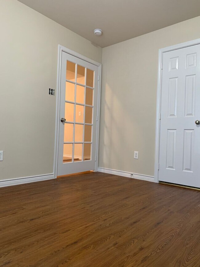 Photo - 3/2 with HUGE Office