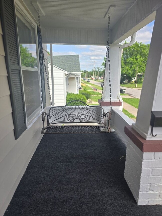 Photo - 703 Taylor St