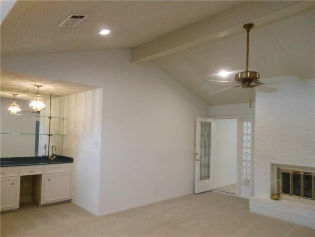 2207 Boca Raton Dr