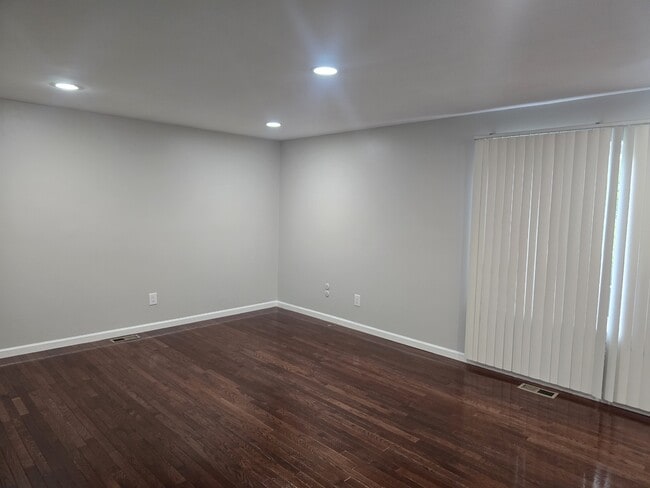 Photo - 30256 Southfield Rd