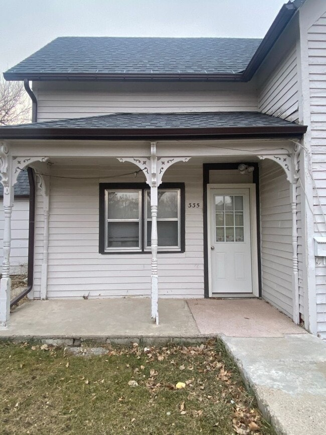 Building Photo - 335 N 5th St Unit 335 5th Street