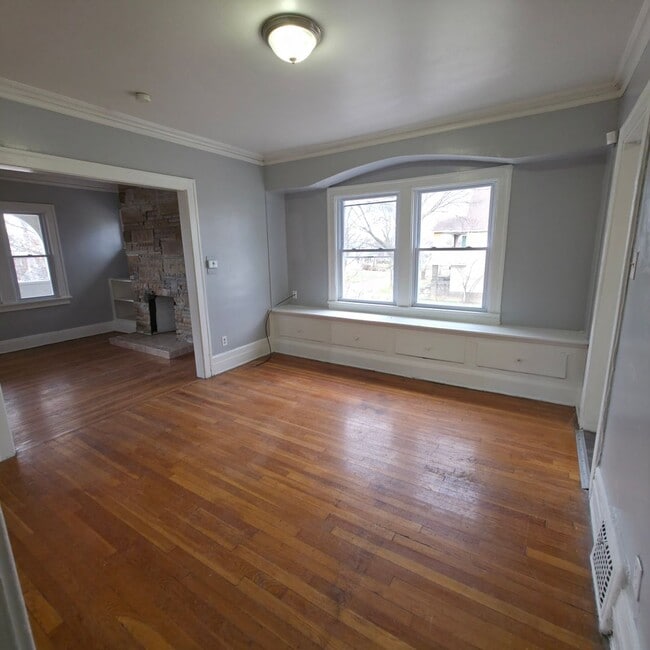 Photo - 3625 E 153rd St