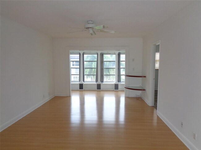 Photo - 4200 Crystal Lake Dr Unit 313