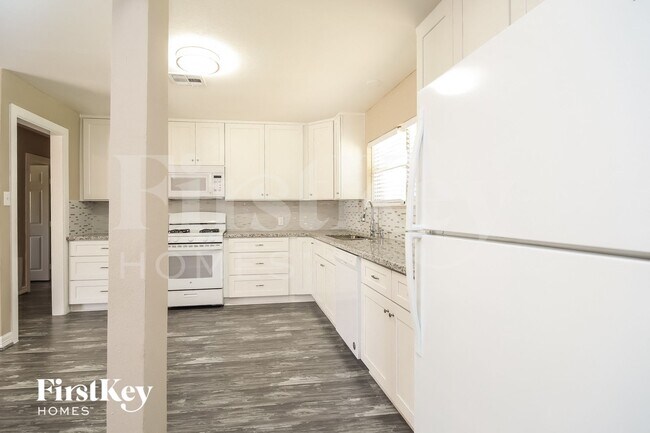 Photo - 1204 Trenton Ln