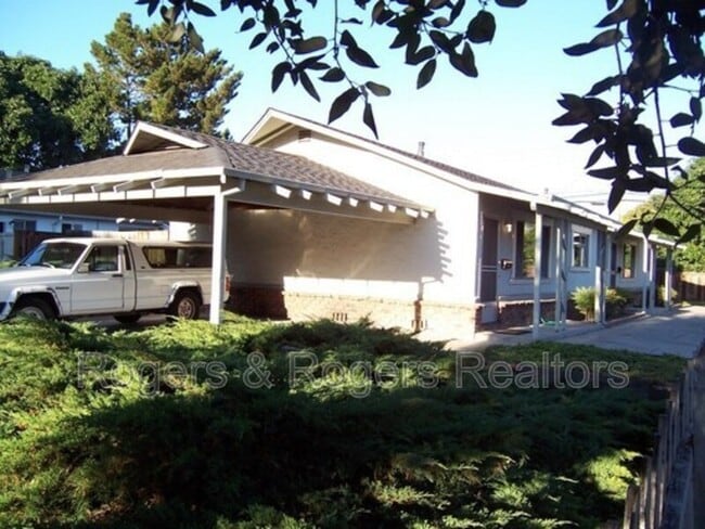Building Photo - 672 San Luisito Way Rental