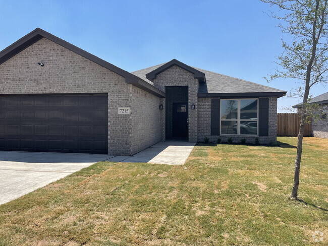 Building Photo - Beautiful DreamBuilt Home
