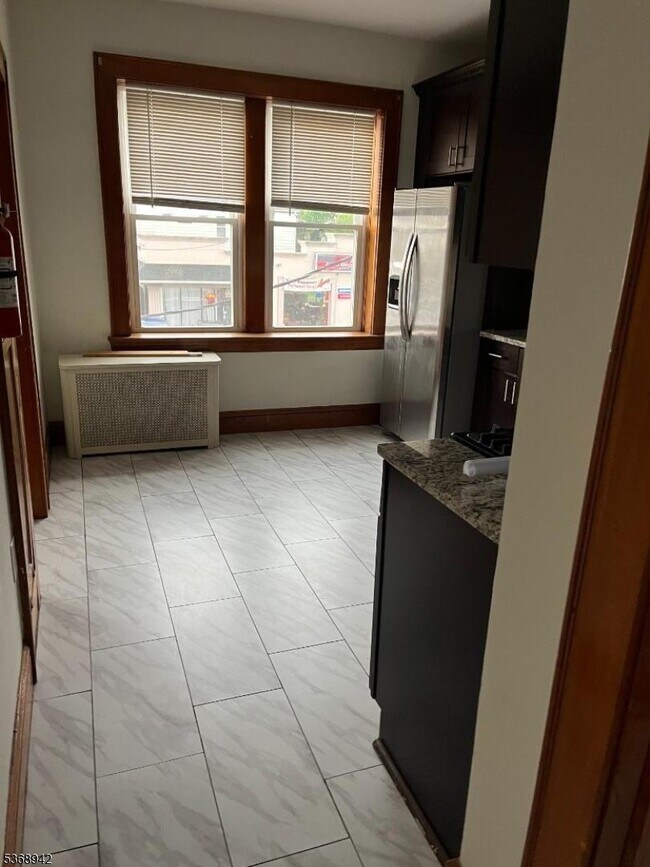 Photo - 660 Summer St House