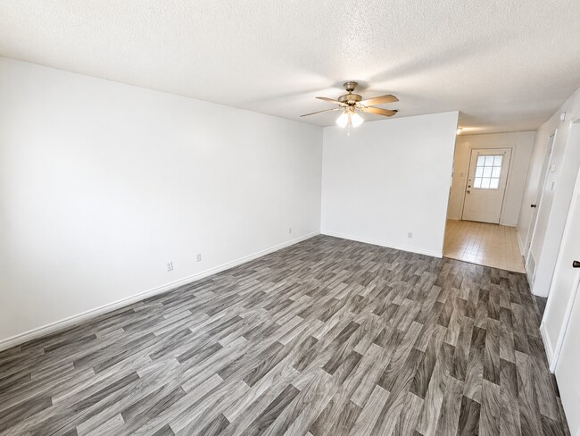 Photo - 4805 Cedarhill Cir Unit B