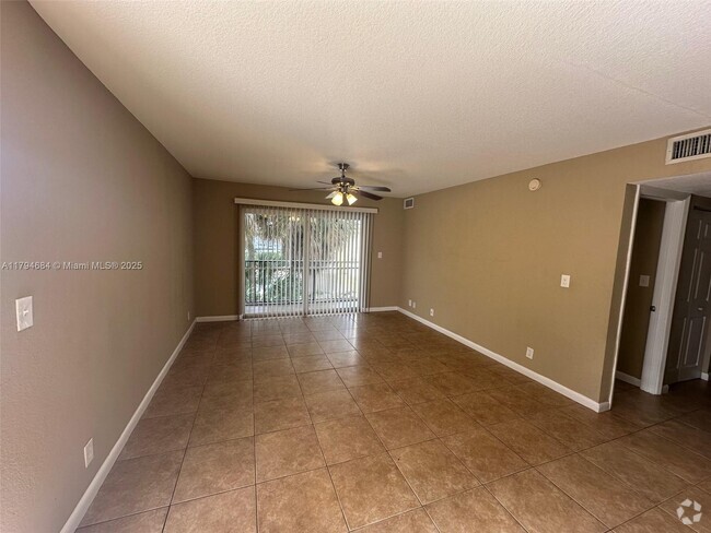 Building Photo - 2830 NW 55th Ave Unit 2C Rental