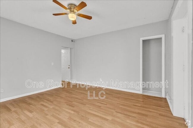 Building Photo - 3224-3226 E 8th St. Rental
