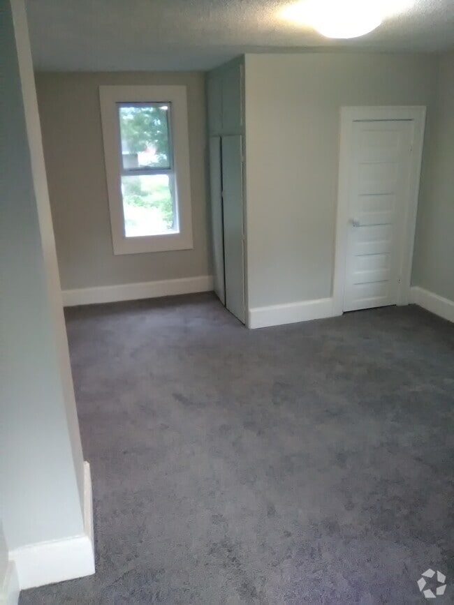 Building Photo - 913 10th Ave S Rental