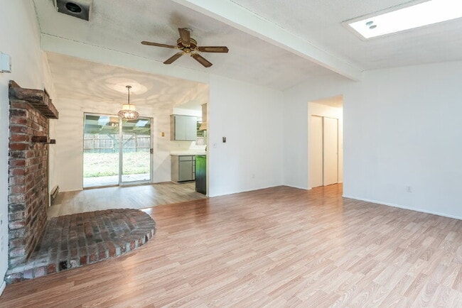 Photo - 6825 180th St SE