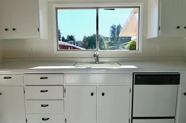 Photo - 129 Oakes Blvd