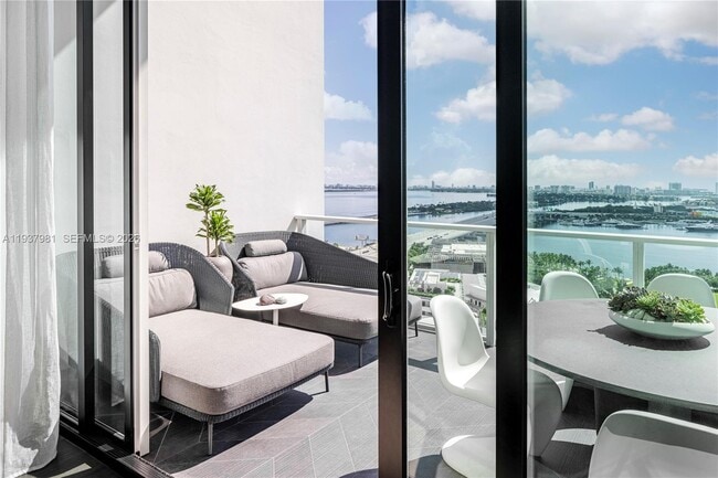 Photo - 1040 Biscayne Blvd Unidad 2202