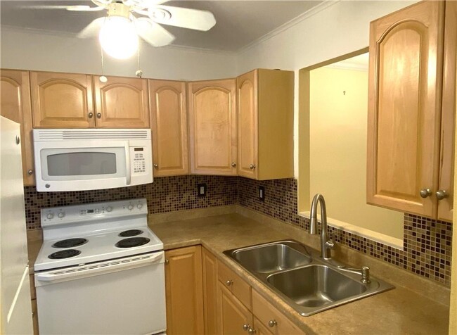 Building Photo - 600 SE 2nd Ave Unit K4 Rental