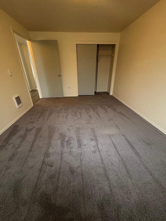 Quail Hollow Apartments