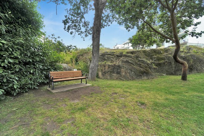 Photo - Macaulay East Apartments