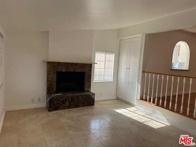 Photo - 5368 Crebs Ave